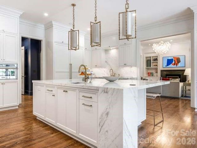 1811 Queens Road W, Charlotte, NC 28207