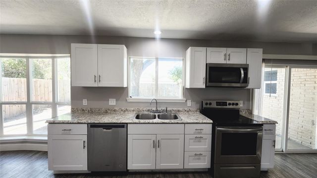 4126 Worrell Drive, Houston, TX 77045