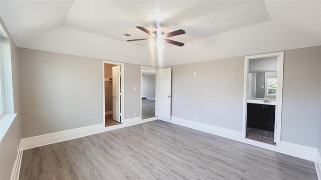 4126 Worrell Drive, Houston, TX 77045