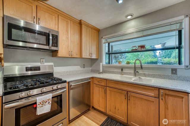 3119 Crystal Springs Road W, University Place, WA 98466