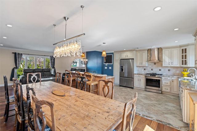 539 Nassau Avenue, Freeport, NY 11520