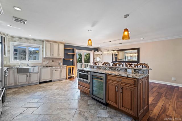 539 Nassau Avenue, Freeport, NY 11520