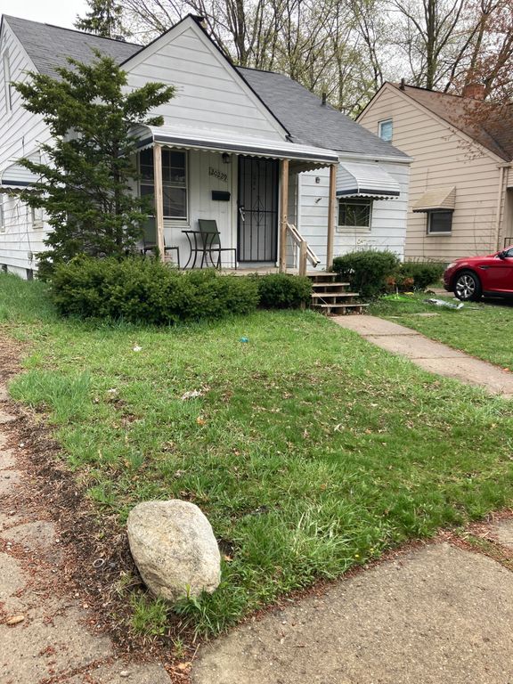 20229 Kingsville Street, Harper Woods, MI 48225