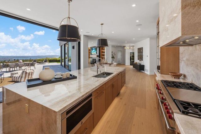 5875 La Jolla Mesa Drive, La Jolla, CA 92037