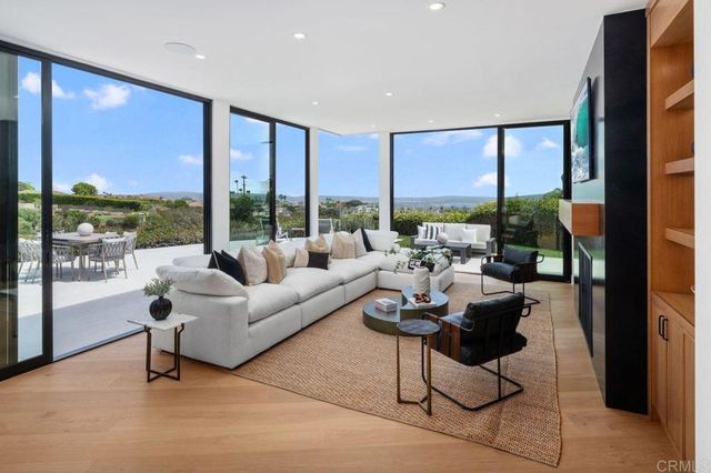 5875 La Jolla Mesa Drive, La Jolla, CA 92037