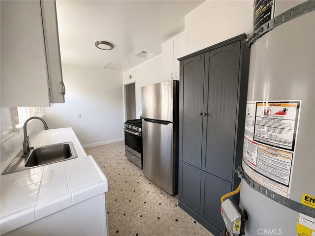 1716 7th Avenue, Los Angeles, CA 90019