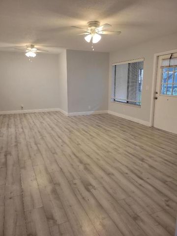 5993 La Pinata Boulevard A-1, Greenacres, FL 33463