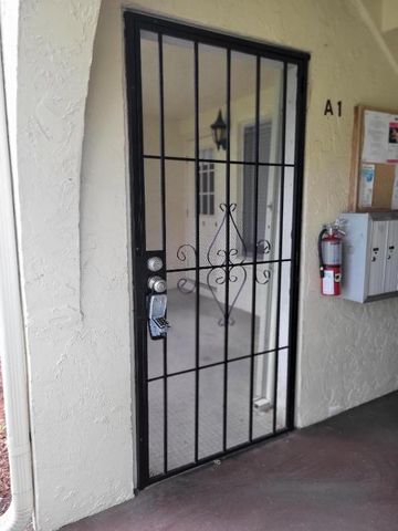 5993 La Pinata Boulevard A-1, Greenacres, FL 33463