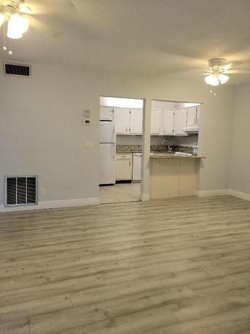 5993 La Pinata Boulevard A-1, Greenacres, FL 33463