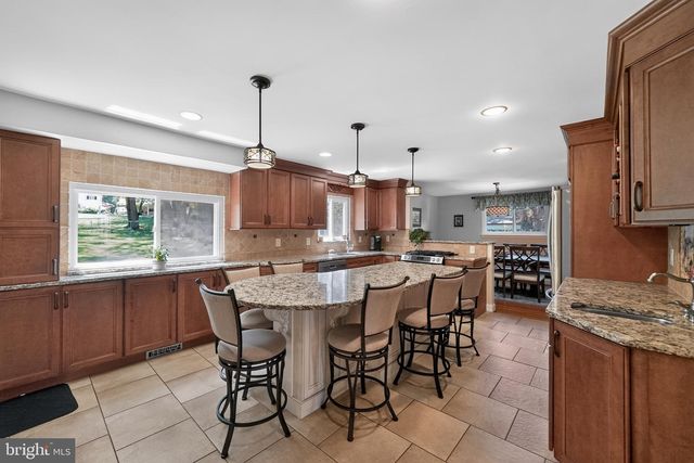 240 BEAVER RD, Southampton, PA 18966