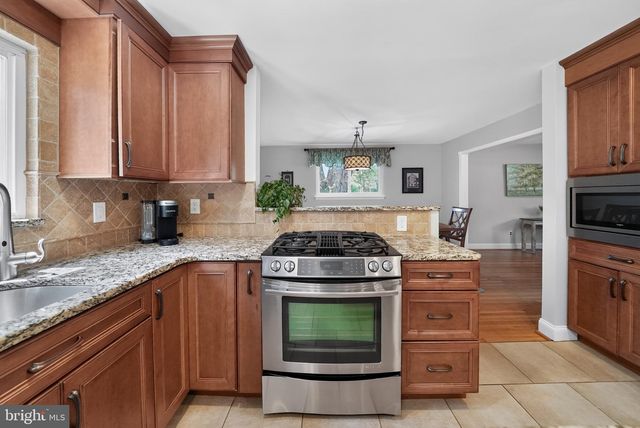 240 BEAVER RD, Southampton, PA 18966