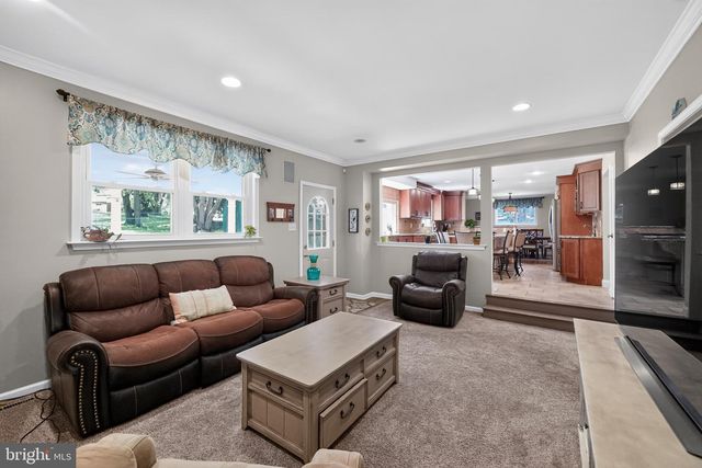 240 BEAVER RD, Southampton, PA 18966