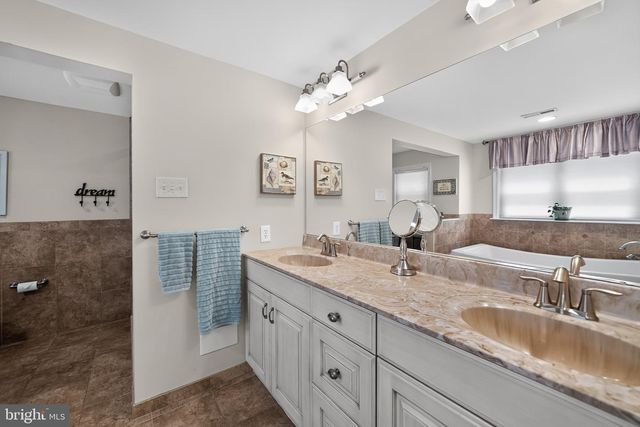 240 BEAVER RD, Southampton, PA 18966