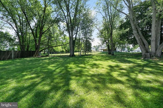 240 BEAVER RD, Southampton, PA 18966