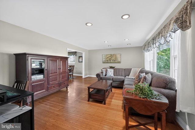 240 BEAVER RD, Southampton, PA 18966