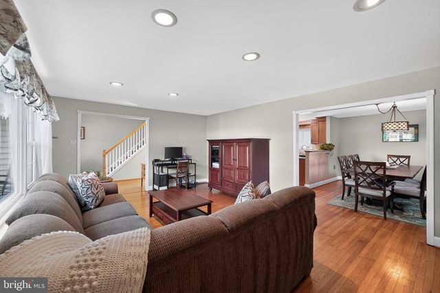 240 BEAVER RD, Southampton, PA 18966