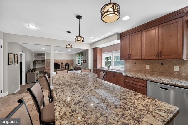 240 BEAVER RD, Southampton, PA 18966