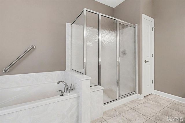 1105 Winter Lake Drive, Fenton, MO 63026