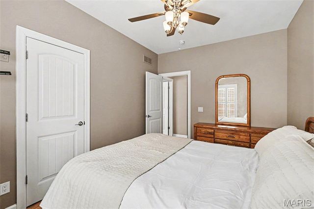 1105 Winter Lake Drive, Fenton, MO 63026