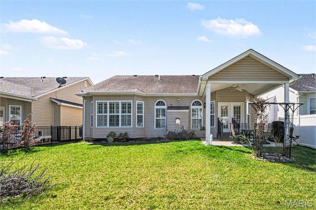 1105 Winter Lake Drive, Fenton, MO 63026