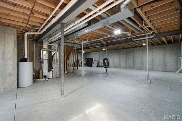 1105 Winter Lake Drive, Fenton, MO 63026