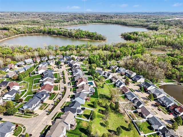 1105 Winter Lake Drive, Fenton, MO 63026