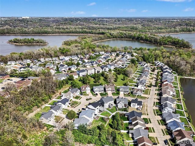 1105 Winter Lake Drive, Fenton, MO 63026