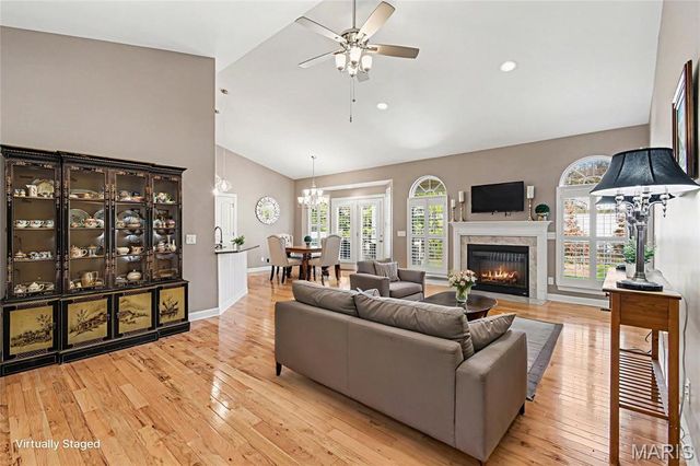 1105 Winter Lake Drive, Fenton, MO 63026