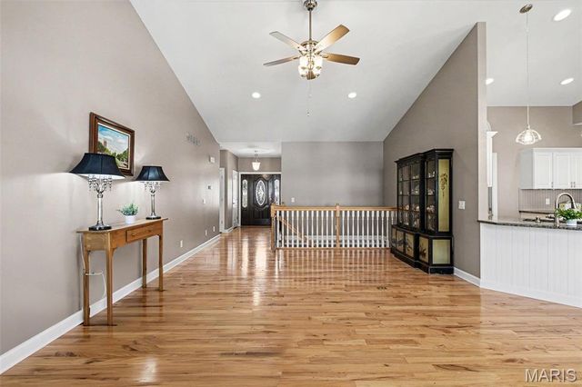 1105 Winter Lake Drive, Fenton, MO 63026