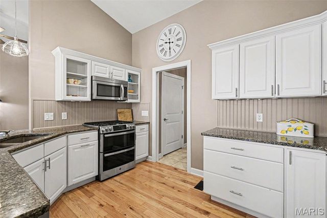 1105 Winter Lake Drive, Fenton, MO 63026