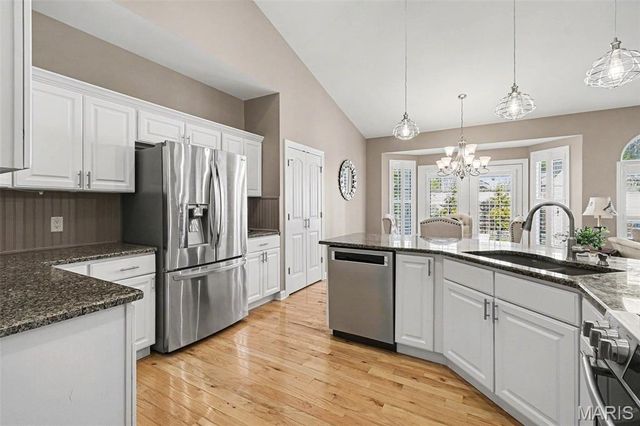 1105 Winter Lake Drive, Fenton, MO 63026