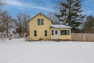 203 Vine Street, Wayland City, MI 49348