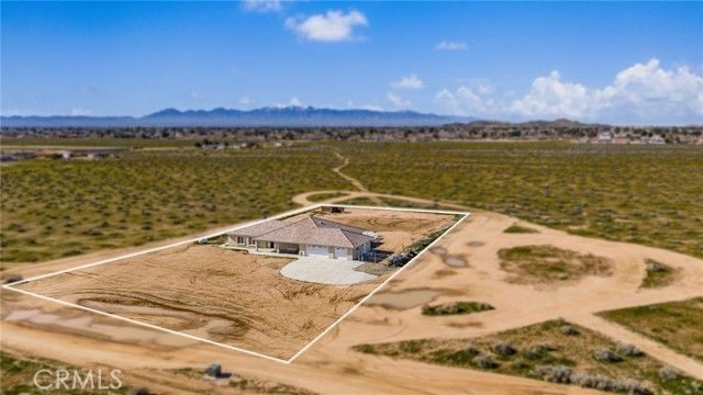 15088 Mesquite Road, Apple Valley, CA 92307
