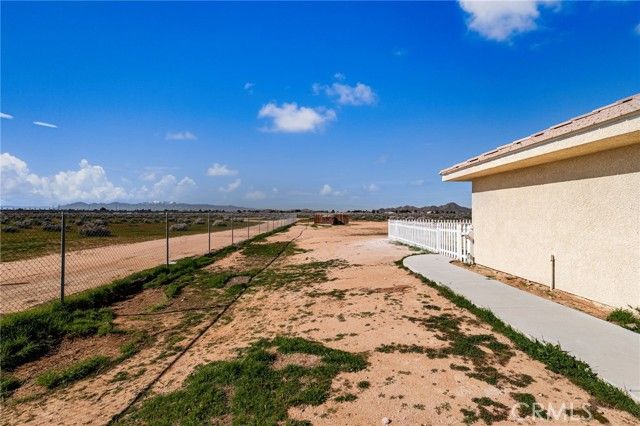 15088 Mesquite Road, Apple Valley, CA 92307