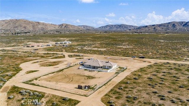 15088 Mesquite Road, Apple Valley, CA 92307