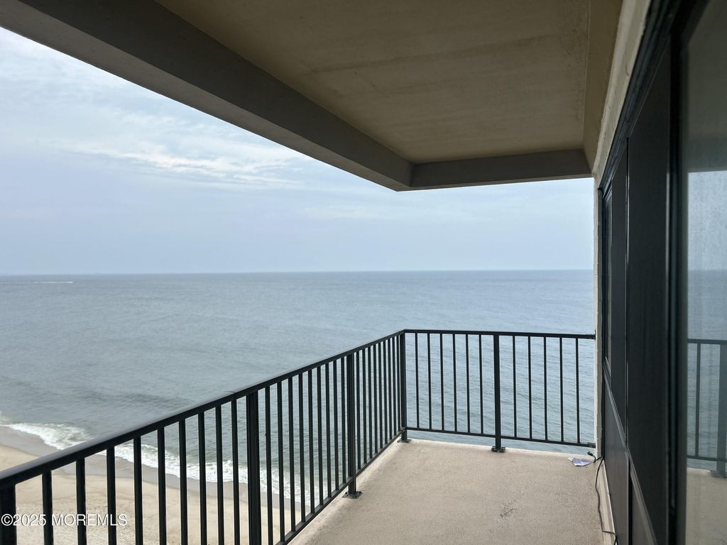 45 Ocean Avenue, 8D, Monmouth Beach, NJ 07750