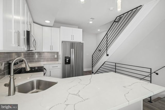 1302 N MARSHALL ST, Philadelphia, PA 19122