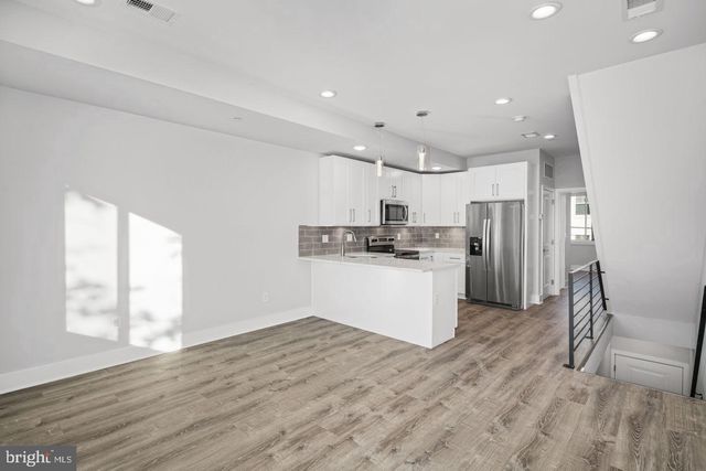 1302 N MARSHALL ST, Philadelphia, PA 19122