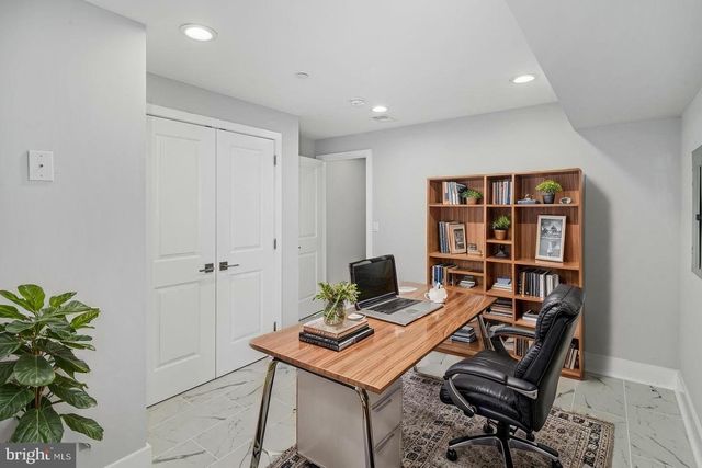 1302 N MARSHALL ST, Philadelphia, PA 19122