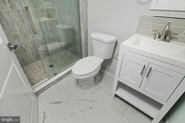 1302 N MARSHALL ST, Philadelphia, PA 19122