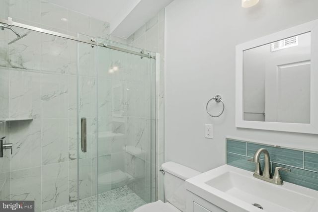 1302 N MARSHALL ST, Philadelphia, PA 19122