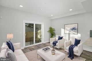 1302 N MARSHALL ST, Philadelphia, PA 19122