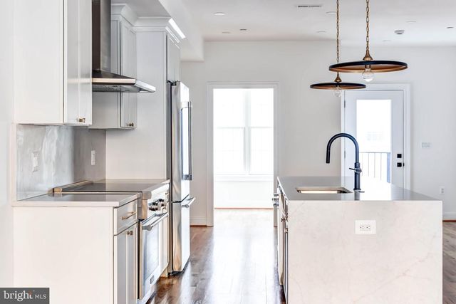 2910 18TH ST NW, Washington, DC 20009