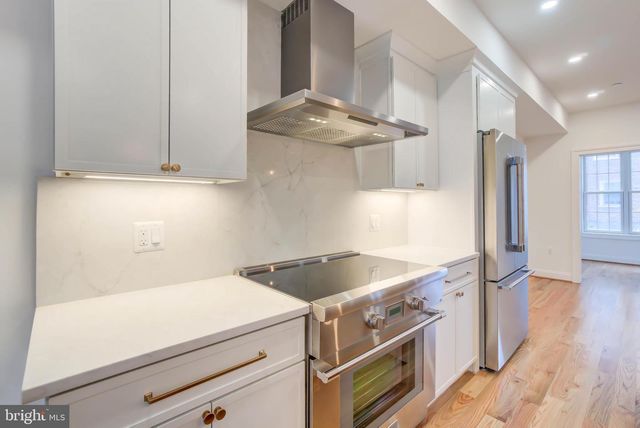 2910 18TH ST NW, Washington, DC 20009