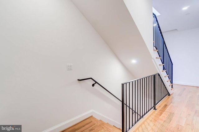 2910 18TH ST NW, Washington, DC 20009