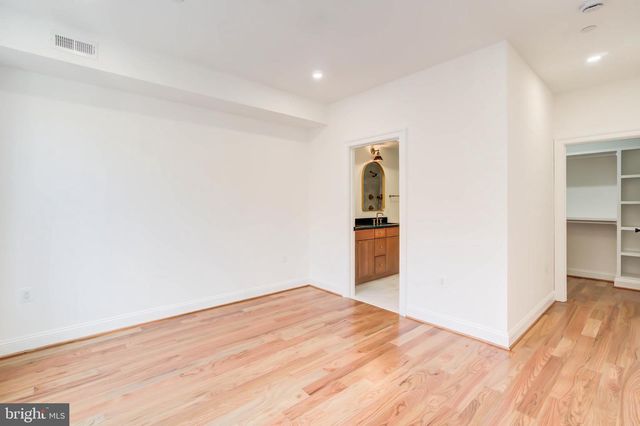 2910 18TH ST NW, Washington, DC 20009