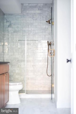 2910 18TH ST NW, Washington, DC 20009