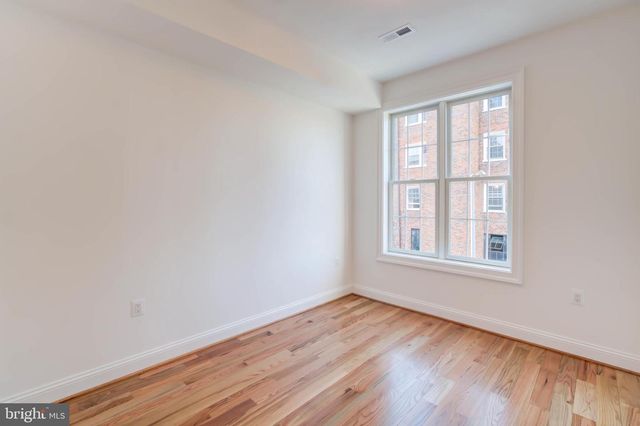 2910 18TH ST NW, Washington, DC 20009