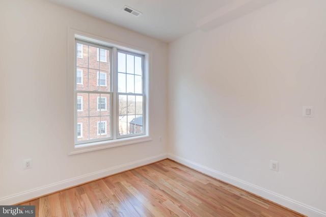 2910 18TH ST NW, Washington, DC 20009