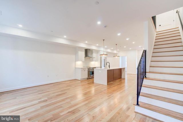 2910 18TH ST NW, Washington, DC 20009